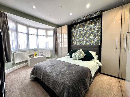 4 bedroom Semi-detached house for sale in Holden Road, Wednesbury, Wednesbury, WS10