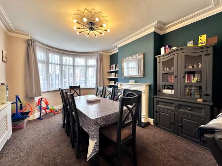 4 bedroom Semi-detached house for sale in Holden Road, Wednesbury, Wednesbury, WS10