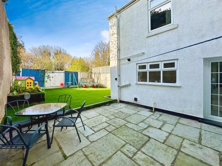 4 bedroom Semi-detached house for sale in Holden Road, Wednesbury, Wednesbury, WS10