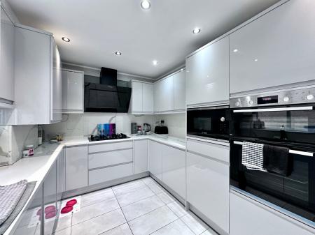 4 bedroom Semi-detached house for sale in Holden Road, Wednesbury, Wednesbury, WS10