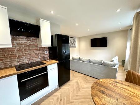 1 bedroom Flat for sale in Monins Avenue, Tipton, DY4