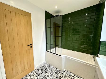 1 bedroom Flat for sale in Monins Avenue, Tipton, DY4