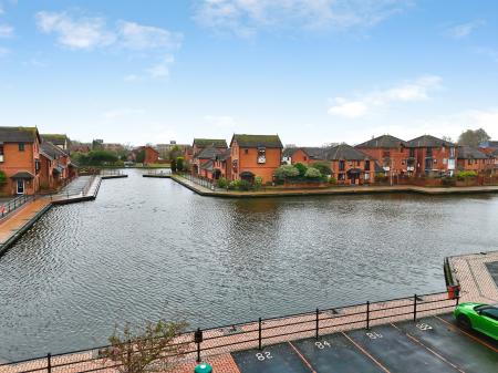 1 bedroom Flat for sale in Monins Avenue, Tipton, DY4