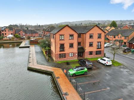 1 bedroom Flat for sale in Monins Avenue, Tipton, DY4