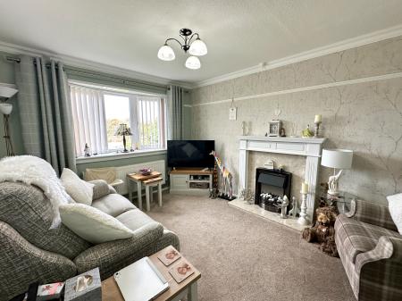 2 bedroom Maisonette for sale in Woden Road South, Wednesbury, WS10