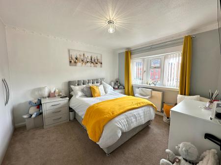 2 bedroom Maisonette for sale in Woden Road South, Wednesbury, WS10