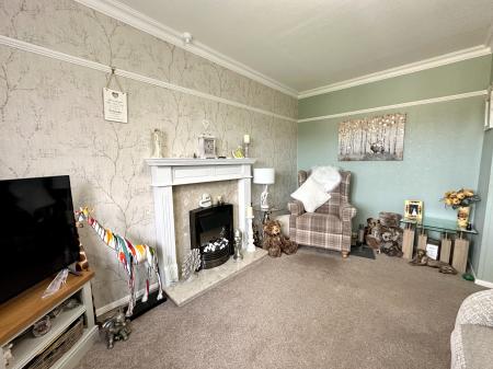 2 bedroom Maisonette for sale in Woden Road South, Wednesbury, WS10