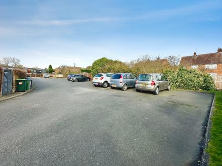 2 bedroom Maisonette for sale in Woden Road South, Wednesbury, WS10