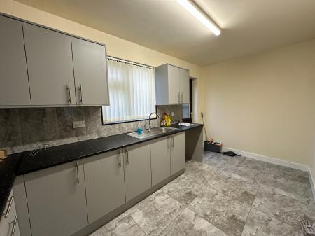 2 bedroom Semi-detached house to let in Hardy Road, Wednesbury, WS10