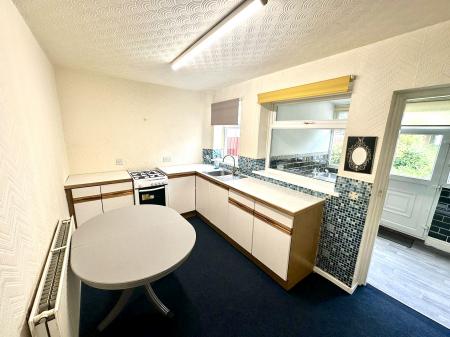 2 bedroom Semi-detached house to let in Dangerfield Lane, Wednesbury, WS10