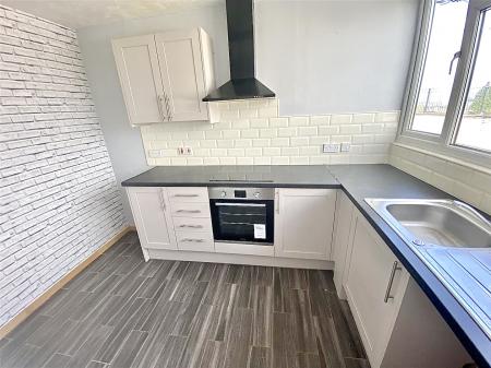 2 bedroom Flat to let in Hanover Road, Rowley Regis, B65