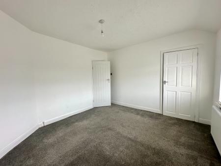 2 bedroom Semi-detached house to let in Rydding Lane, West Bromwich, B71