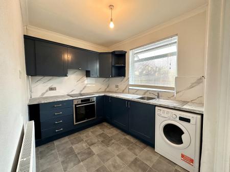 2 bedroom Semi-detached house to let in Rydding Lane, West Bromwich, B71
