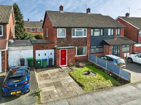 3 bedroom Semi-detached house for sale in Mounts Road, Wednesbury, Wednesbury, WS10