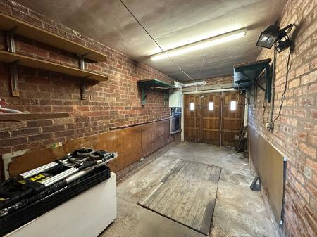 3 bedroom Semi-detached house for sale in Mounts Road, Wednesbury, Wednesbury, WS10