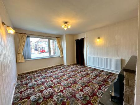 3 bedroom Semi-detached house for sale in Mounts Road, Wednesbury, Wednesbury, WS10