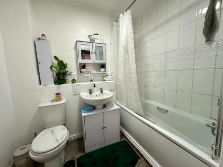 2 bedroom Apartment for sale in Dorsett Road, Darlaston, Wednesbury, WS10