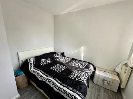 2 bedroom Apartment for sale in Dorsett Road, Darlaston, Wednesbury, WS10