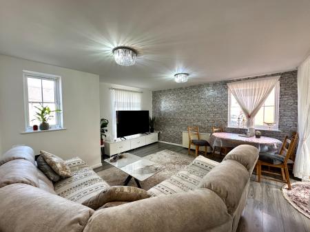 2 bedroom Apartment for sale in Dorsett Road, Darlaston, Wednesbury, WS10