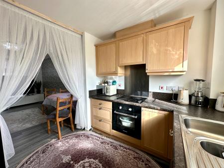 2 bedroom Apartment for sale in Dorsett Road, Darlaston, Wednesbury, WS10