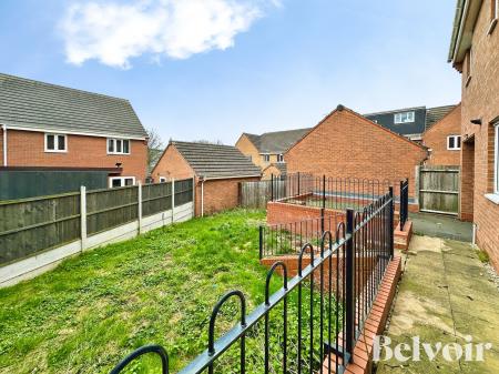 3 bedroom Detached house for sale in Puddlers Grove, Wednesbury, Wednesbury, WS10