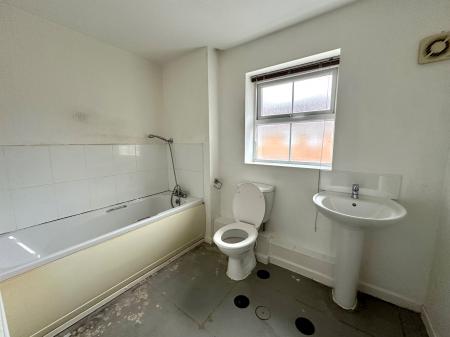 3 bedroom Detached house for sale in Puddlers Grove, Wednesbury, Wednesbury, WS10