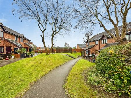 2 bedroom Maisonette for sale in Ridding Lane, Wednesbury, WS10