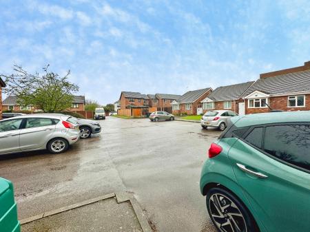 2 bedroom Maisonette for sale in Ridding Lane, Wednesbury, WS10