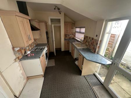 3 bedroom Terraced House to let in Wharfedale Street, Wednesbury, WS10