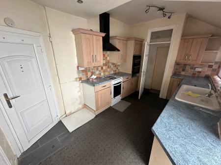 3 bedroom Terraced House to let in Wharfedale Street, Wednesbury, WS10