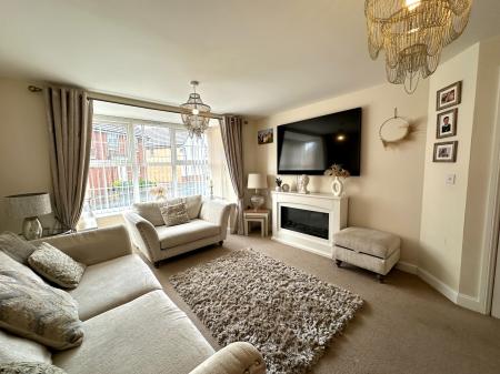 4 bedroom Detached house for sale in Centenary Lane, Wednesbury, Wednesbury, WS10