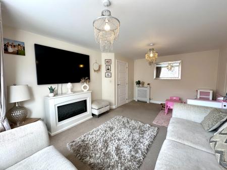 4 bedroom Detached house for sale in Centenary Lane, Wednesbury, Wednesbury, WS10