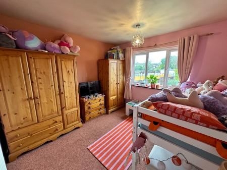 2 bedroom Semi-detached house for sale in Stonehouse Crescent, Sandwell, Wednesbury, WS10