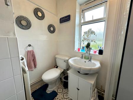 2 bedroom Semi-detached house for sale in Stonehouse Crescent, Sandwell, Wednesbury, WS10