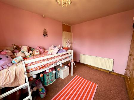 2 bedroom Semi-detached house for sale in Stonehouse Crescent, Sandwell, Wednesbury, WS10