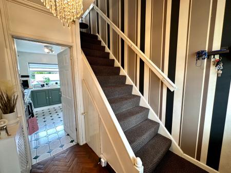 2 bedroom Semi-detached house for sale in Stonehouse Crescent, Sandwell, Wednesbury, WS10