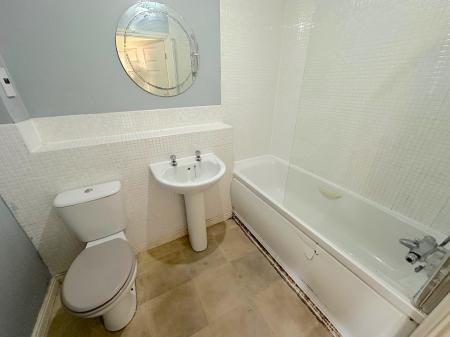 2 bedroom Flat for sale in Tame Crossing, Wednesbury, Wednesbury, WS10