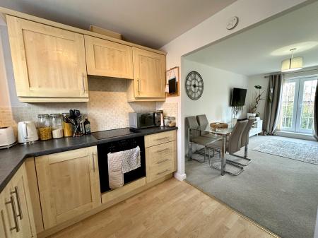 2 bedroom Apartment for sale in Wedgbury Close, Wednesbury, WS10