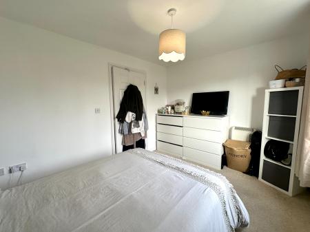 2 bedroom Apartment for sale in Wedgbury Close, Wednesbury, WS10