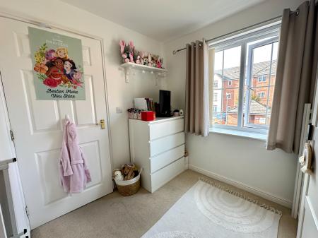 2 bedroom Apartment for sale in Wedgbury Close, Wednesbury, WS10