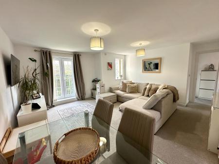 2 bedroom Apartment for sale in Wedgbury Close, Wednesbury, WS10