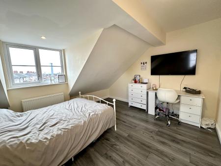 4 bedroom Semi-detached house for sale in Bilston Road, Sandwell, Wednesbury, WS10