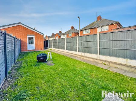 4 bedroom Semi-detached house for sale in Bilston Road, Sandwell, Wednesbury, WS10