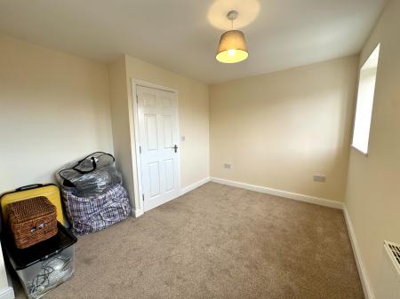 4 bedroom Semi-detached house for sale in Bilston Road, Sandwell, Wednesbury, WS10