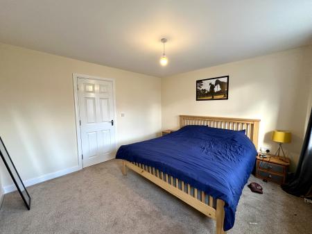 4 bedroom Semi-detached house for sale in Bilston Road, Sandwell, Wednesbury, WS10