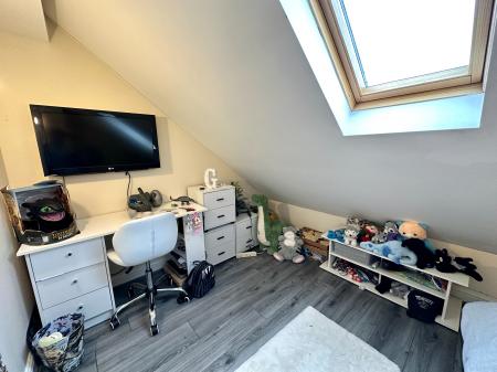 4 bedroom Semi-detached house for sale in Bilston Road, Sandwell, Wednesbury, WS10