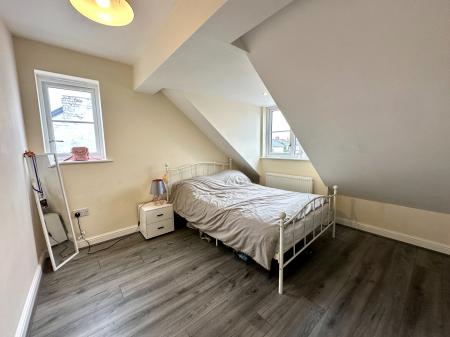 4 bedroom Semi-detached house for sale in Bilston Road, Sandwell, Wednesbury, WS10