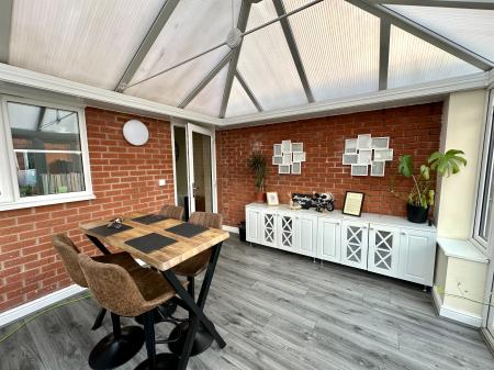 4 bedroom Semi-detached house for sale in Bilston Road, Sandwell, Wednesbury, WS10