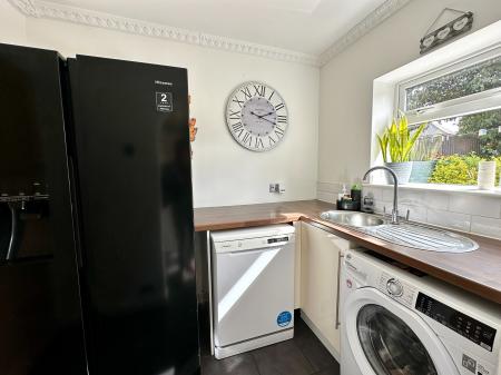 3 bedroom End of terrace house for sale in Carrington Road, Sandwell, Wednesbury, WS10