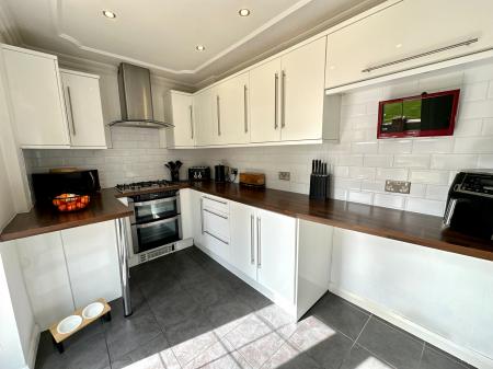 3 bedroom End of terrace house for sale in Carrington Road, Sandwell, Wednesbury, WS10